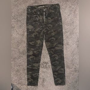 American eagle Camo high rise jegging crop